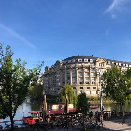Quai Des Pecheurs - Vue Cathedrale 아파트